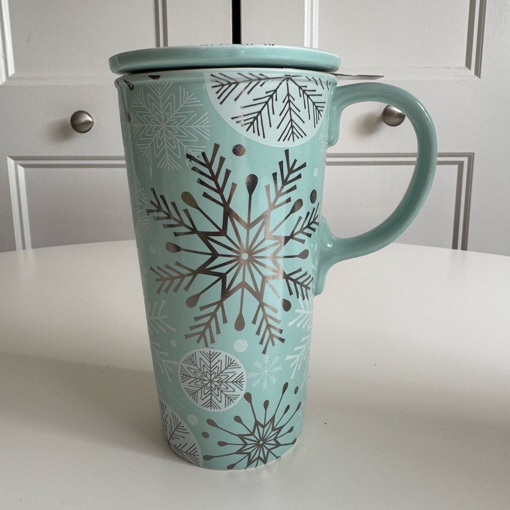 New Snowflake Patterned Tea Steeper Travel Mug